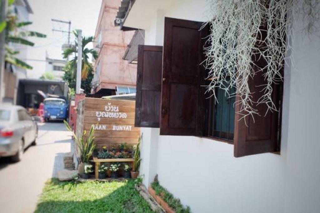 Hotel Baan Bunyat à Chiang Mai Extérieur photo