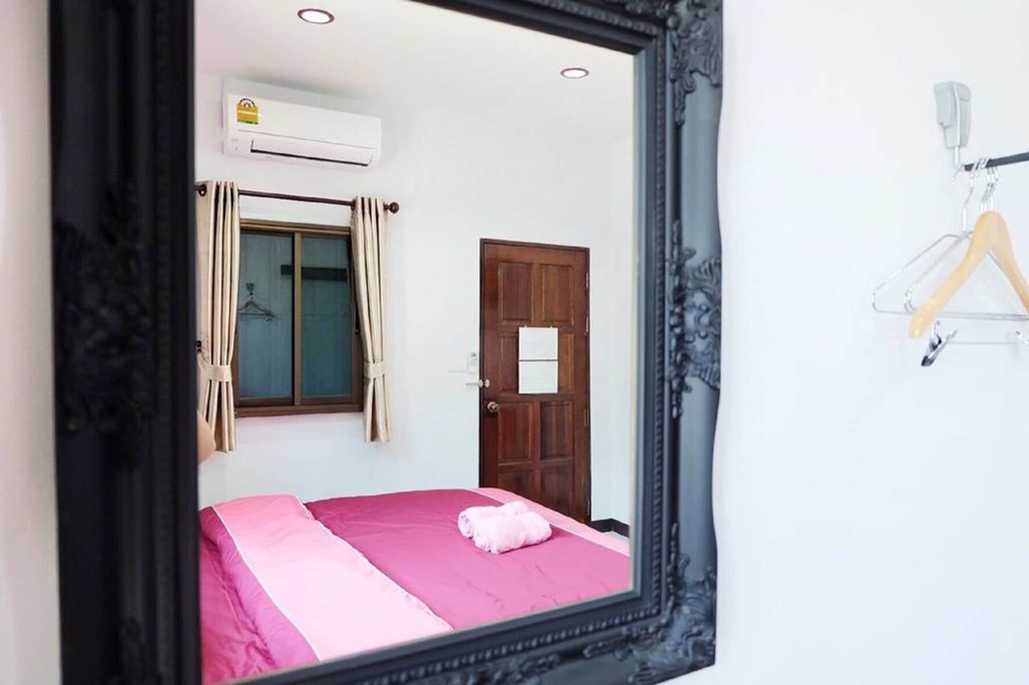 Hotel Baan Bunyat à Chiang Mai Extérieur photo